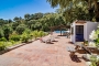 Zona de piscina con amplia terraza 